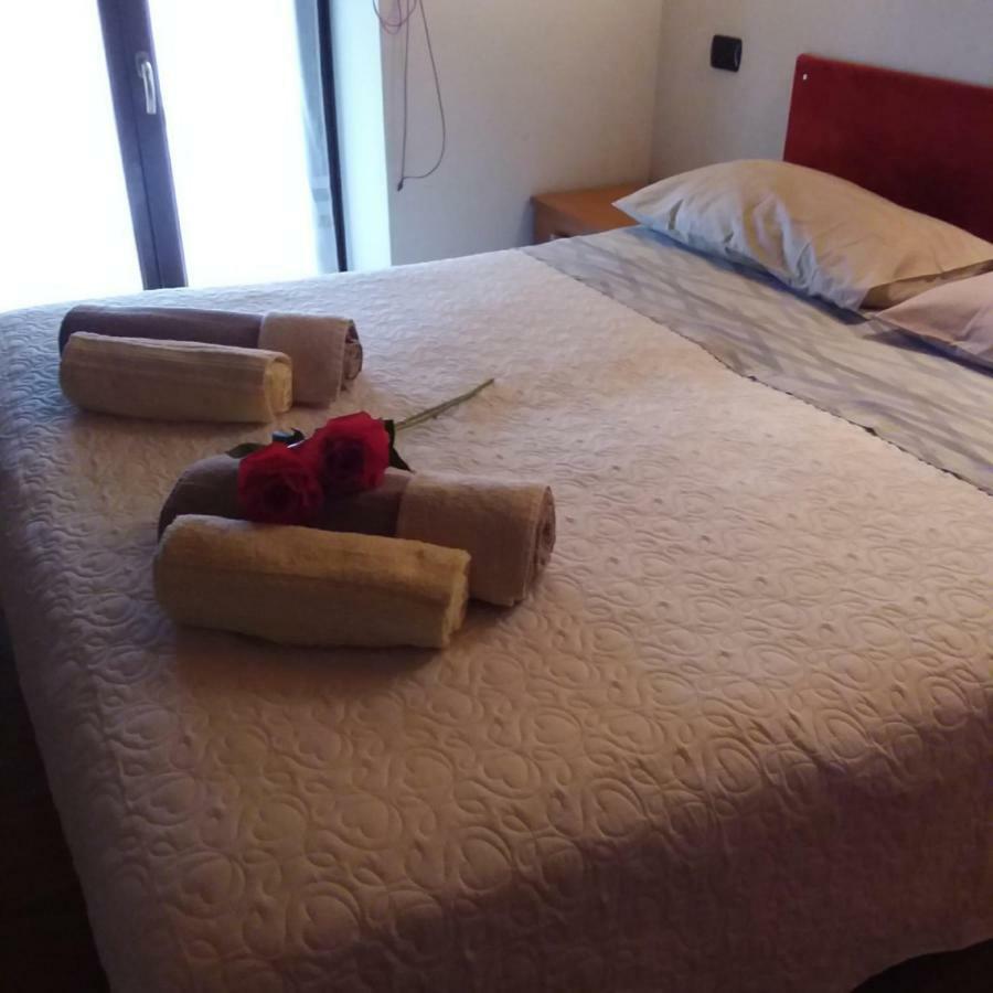 Apartamento Il Sogno Di Claudia Gera Lario Exterior foto
